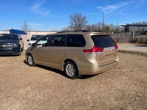 2011 Toyota Sienna XLE