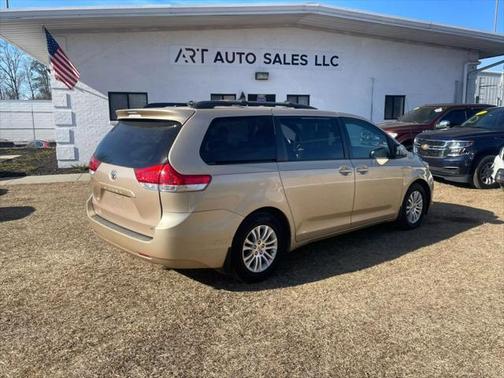 2011 Toyota Sienna XLE