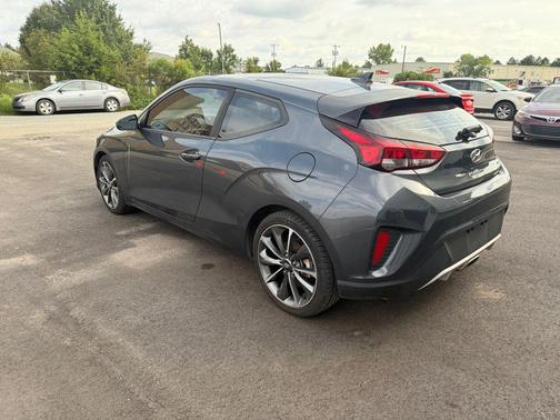 2019 Hyundai Veloster 2