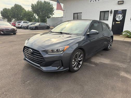 2019 Hyundai Veloster 2