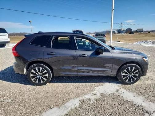 2023 Volvo XC60 B5 Plus Dark Theme