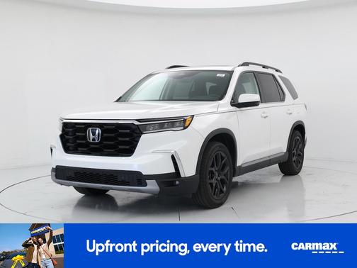 White 2025 Honda Pilot Touring+