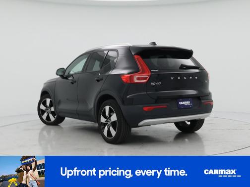 Black 2021 Volvo XC40 T5 Momentum