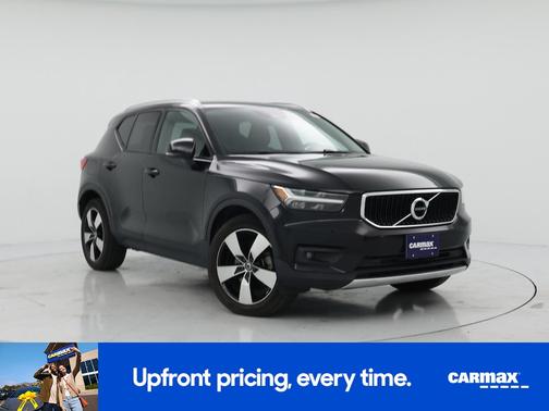 Black 2021 Volvo XC40 T5 Momentum