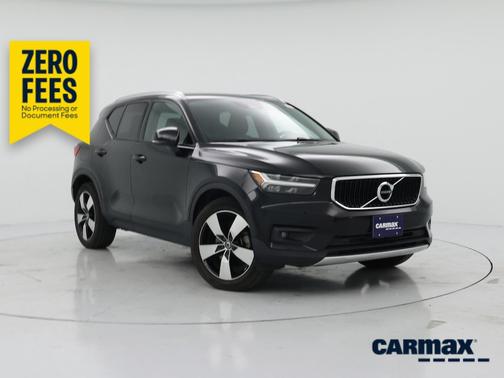 Black 2021 Volvo XC40 T5 Momentum