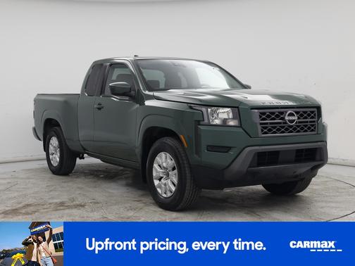 Green 2022 Nissan Frontier SV