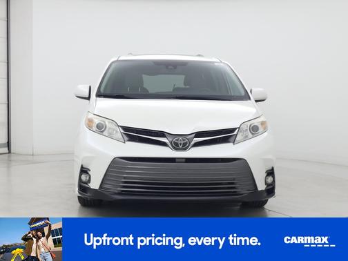 2019 Toyota Sienna XLE