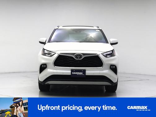 White 2020 Toyota Highlander Platinum