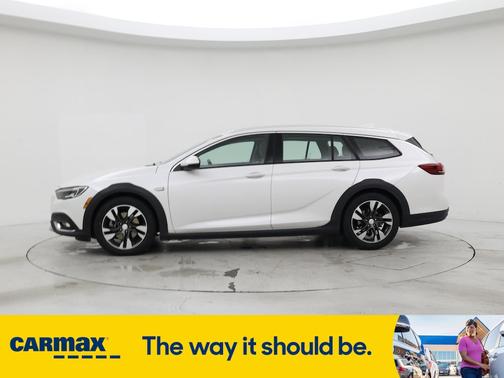 2019 Buick Regal TourX Essence