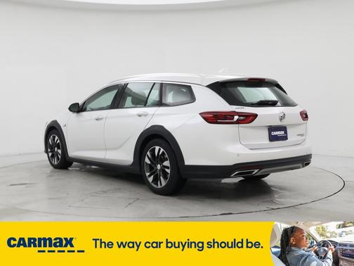 2019 Buick Regal TourX Essence