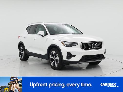 White 2025 Volvo XC40 B5 Plus Bright Theme