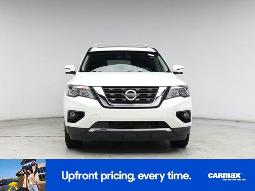 White 2019 Nissan Pathfinder Platinum