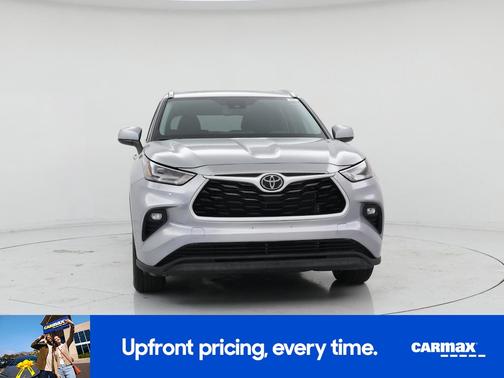 Silver 2024 Toyota Highlander XLE