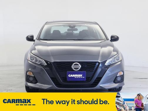 2022 Nissan Altima SR