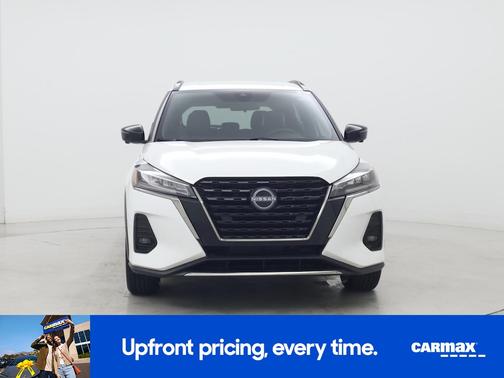 2022 Nissan Kicks SR