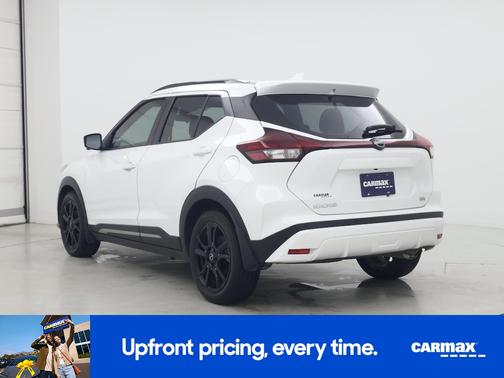 2022 Nissan Kicks SR