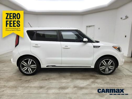 White 2016 Kia Soul +
