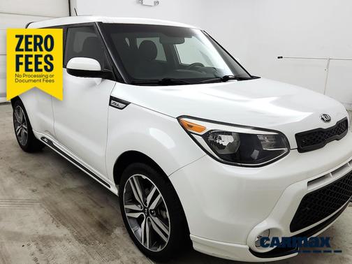 White 2016 Kia Soul +