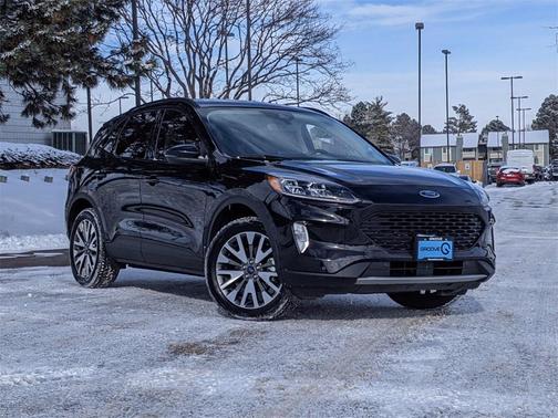 Photo 2 of 26 of 2020 Ford Escape Titanium