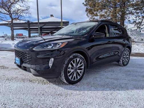 Photo 3 of 26 of 2020 Ford Escape Titanium