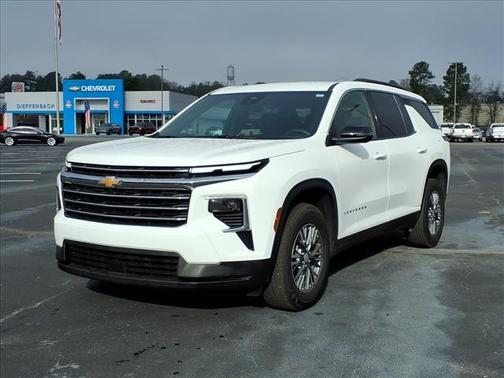 2024 Chevrolet Traverse LT