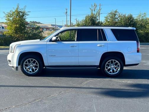 Photo 4 of 25 of 2016 GMC Yukon SLT