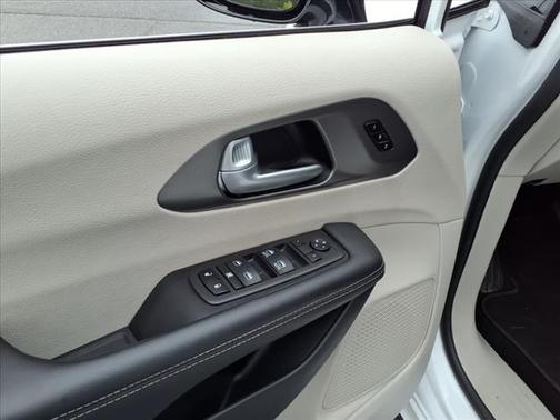 2024 Chrysler Pacifica Touring-L
