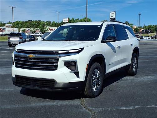 White 2024 Chevrolet Traverse LT