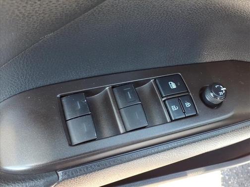 Ice 2023 Toyota Camry SE