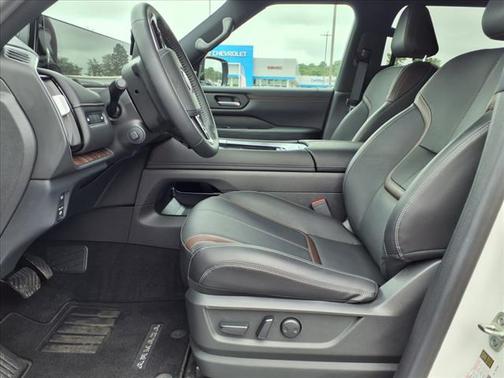 2025 Nissan Armada SL