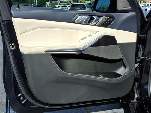 Blue 2022 BMW X7 M50i