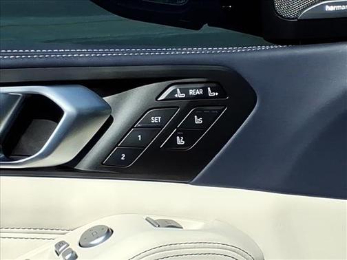 Blue 2022 BMW X7 M50i