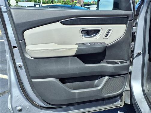 Silver 2024 Honda Pilot Elite