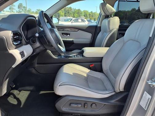 Silver 2024 Honda Pilot Elite