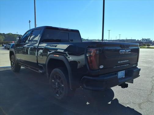 Onyx Black 2024 GMC Sierra 2500 AT4