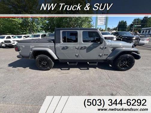 2022 Jeep Gladiator Sport S