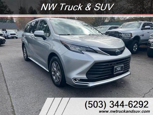 2022 Toyota Sienna XLE 7 Passenger