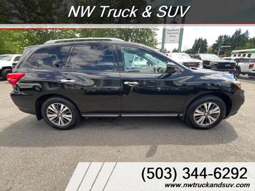 2019 Nissan Pathfinder SV
