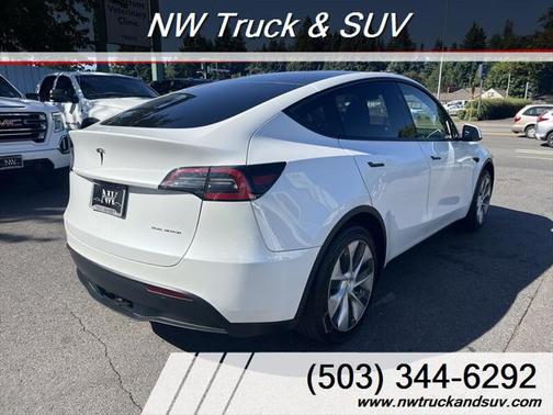 2024 Tesla Model Y Long Range Dual Motor All-Wheel Drive
