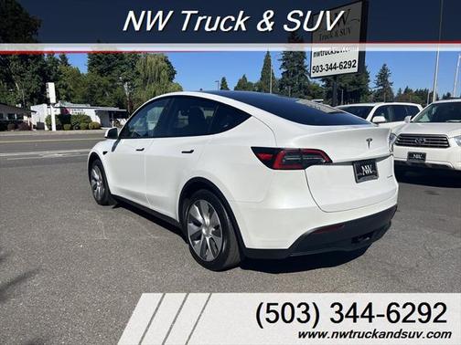 2024 Tesla Model Y Long Range Dual Motor All-Wheel Drive
