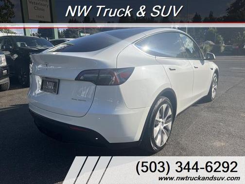 2024 Tesla Model Y Long Range Dual Motor All-Wheel Drive