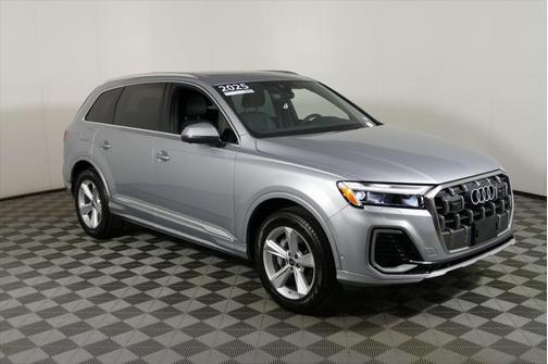 2025 Audi Q7 Premium 45 TFSI quattro Tiptronic