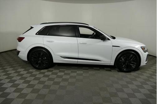 2024 Audi Q8 e-tron Prestige quattro