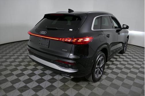 2025 Audi Q5 Premium TFSI quattro S tronic