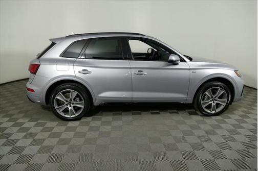 2025 Audi Q5 Premium 45 TFSI S line quattro
