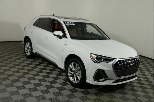 2025 Audi Q3 Premium 45 TFSI S line quattro Tiptronic
