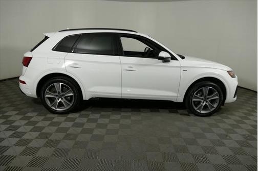 2025 Audi Q5 Premium 45 TFSI S line quattro