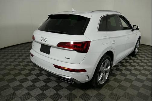 2025 Audi Q5 Premium Plus 45 TFSI S line quattro S tronic