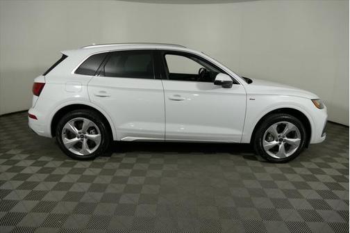 2025 Audi Q5 Premium Plus 45 TFSI S line quattro S tronic