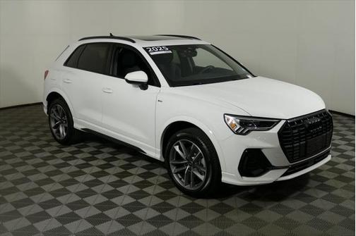 2025 Audi Q3 Premium 45 TFSI S line quattro Tiptronic